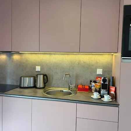 Maria One Bedroom 2 아파트 *