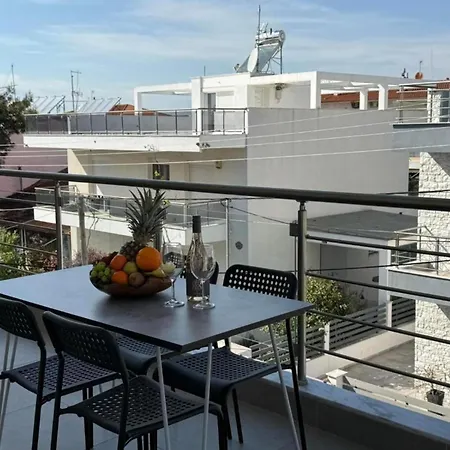 Maria One Bedroom 2 *