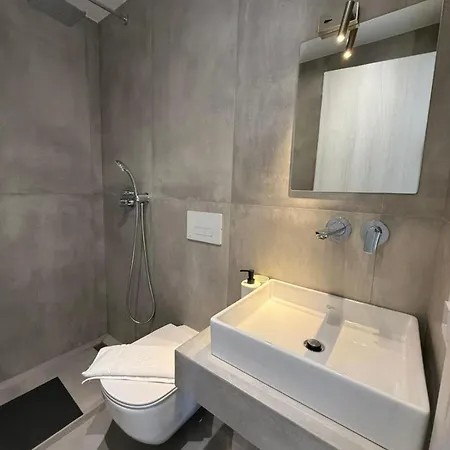 Maria One Bedroom 2 Apartment *