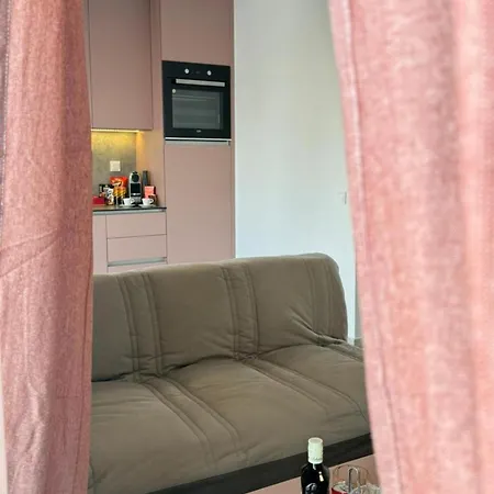 Maria One Bedroom 2 *
