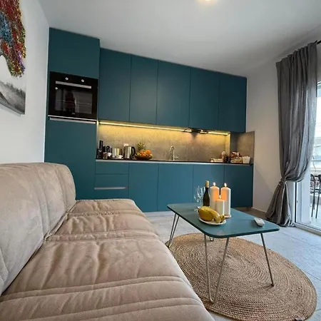 Maria One Bedroom 2 *